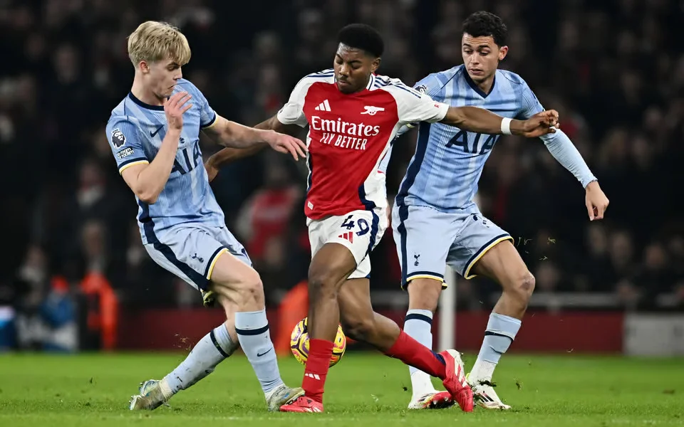 Arsenal teen Lewis-Skelly Impresses with fearless performance in derby debut against Spurs