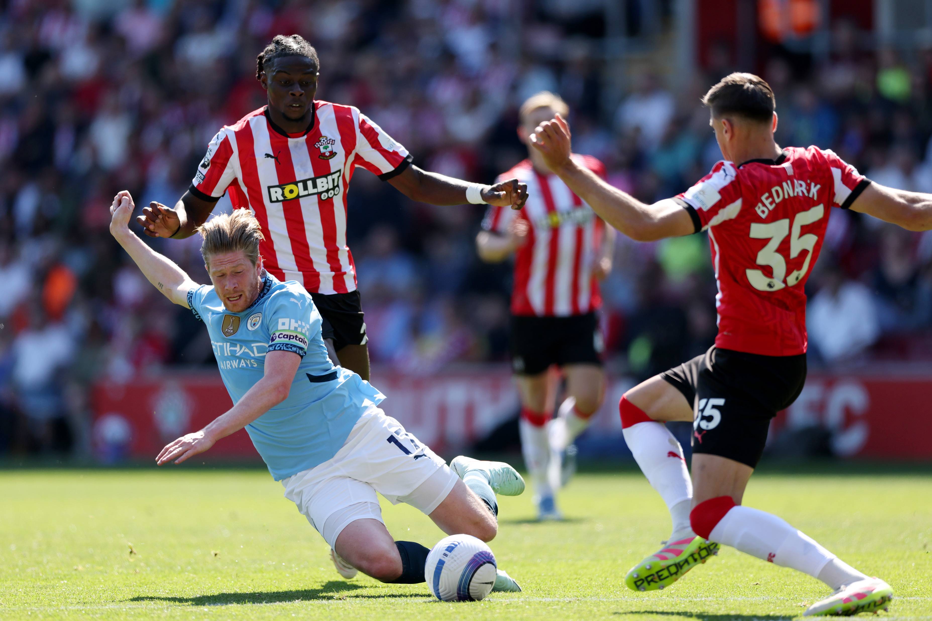 Manchester City held by relegated Southampton in Premier League stalemate