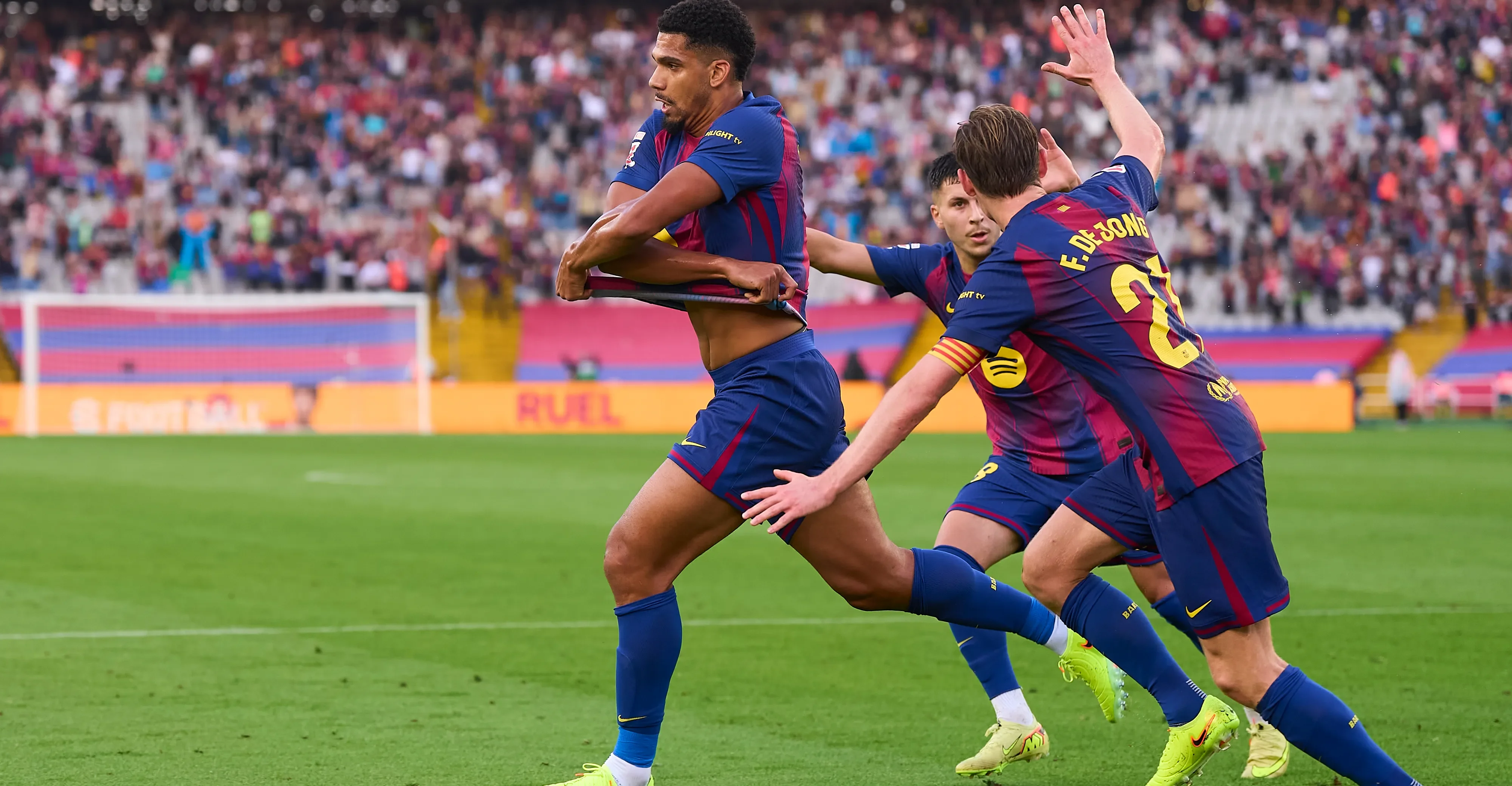 Ronald Araujo’s Last-Gasp Winner Saves Barcelona Against Girona