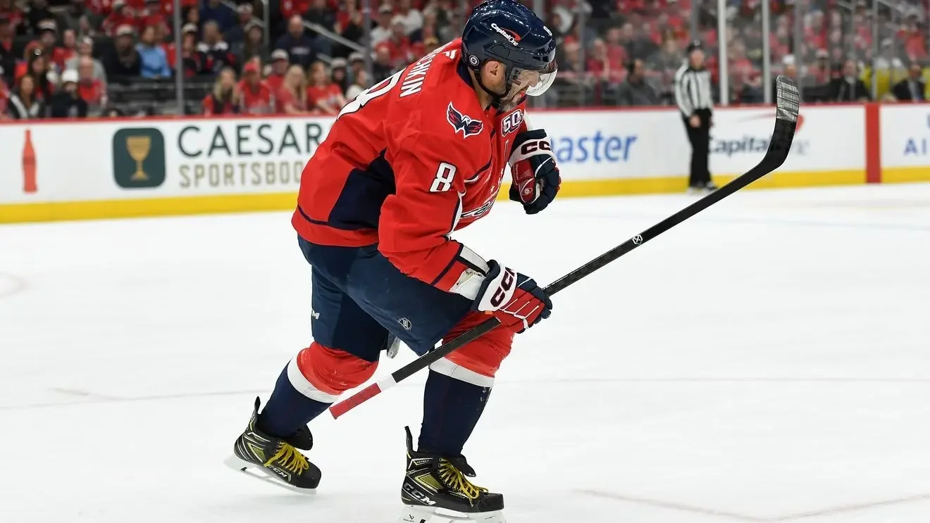 NHL roundup: Ovechkin nets goal 890 in Capitals' loss to Buffalo, Hurricanes stay hot