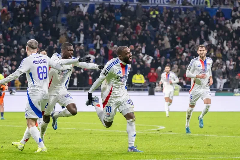 Olympique Lyonnais 1-0 Montpellier: Last-gasp own goal sees Lyon defeat bottom-placed visitors