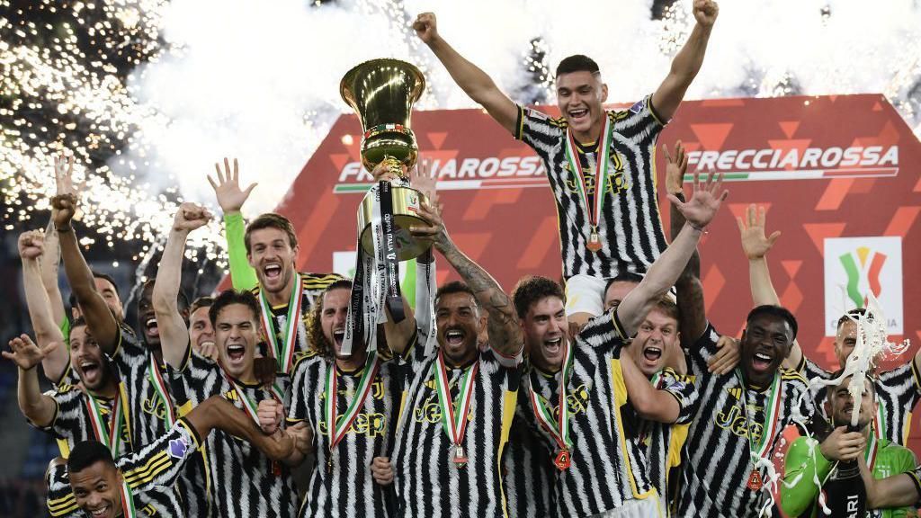 Vlahovic fires Juventus past Atalanta to win 15th Coppa Italia in Rome