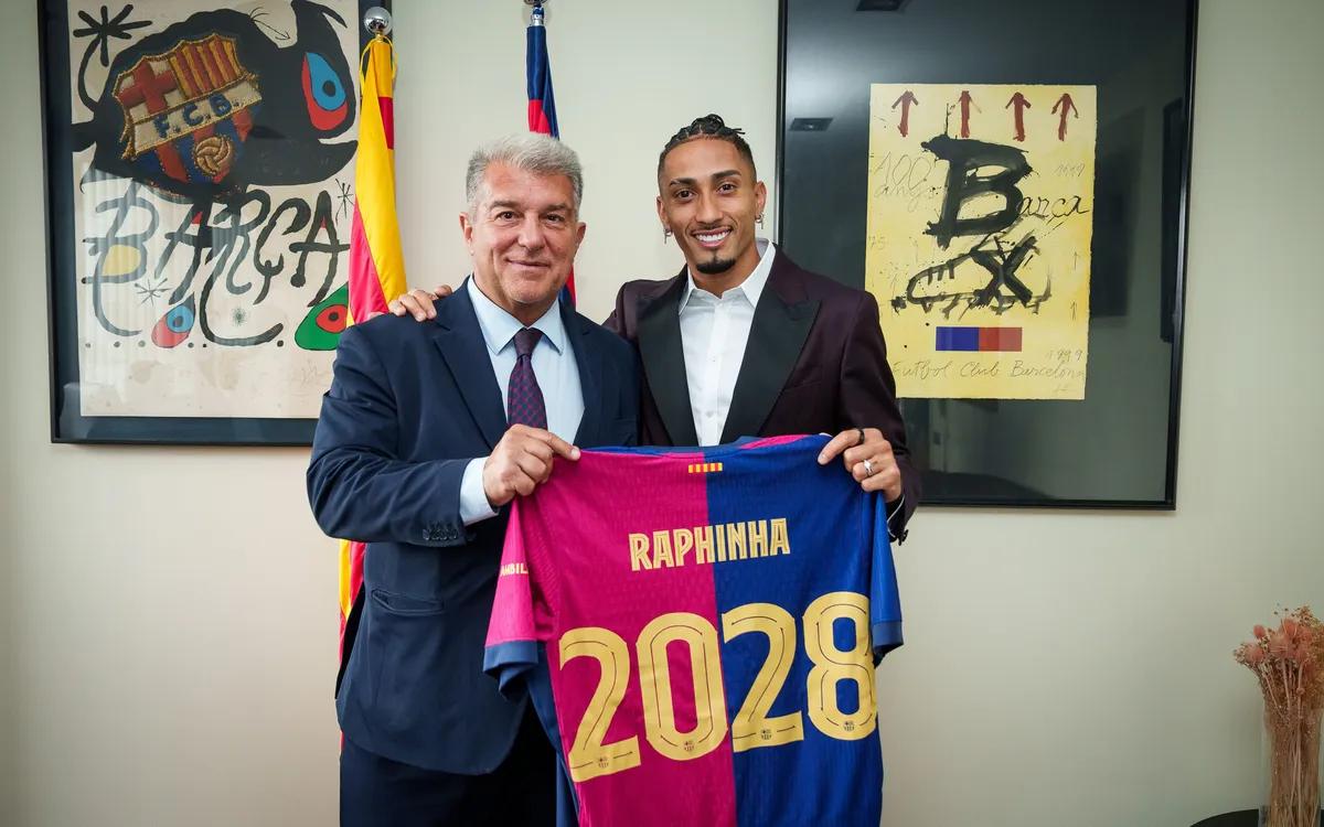 Raphinha signs Contract Extension with Barcelona until 2028 