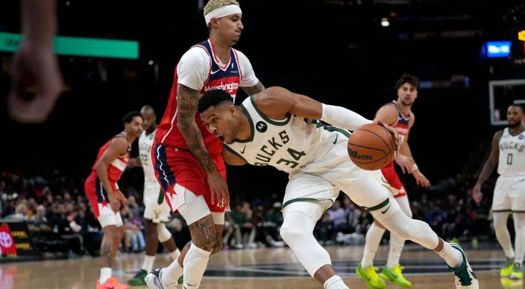Antetokounmpo scores 42 points as Milwaukee Bucks' winning streak extends to five games