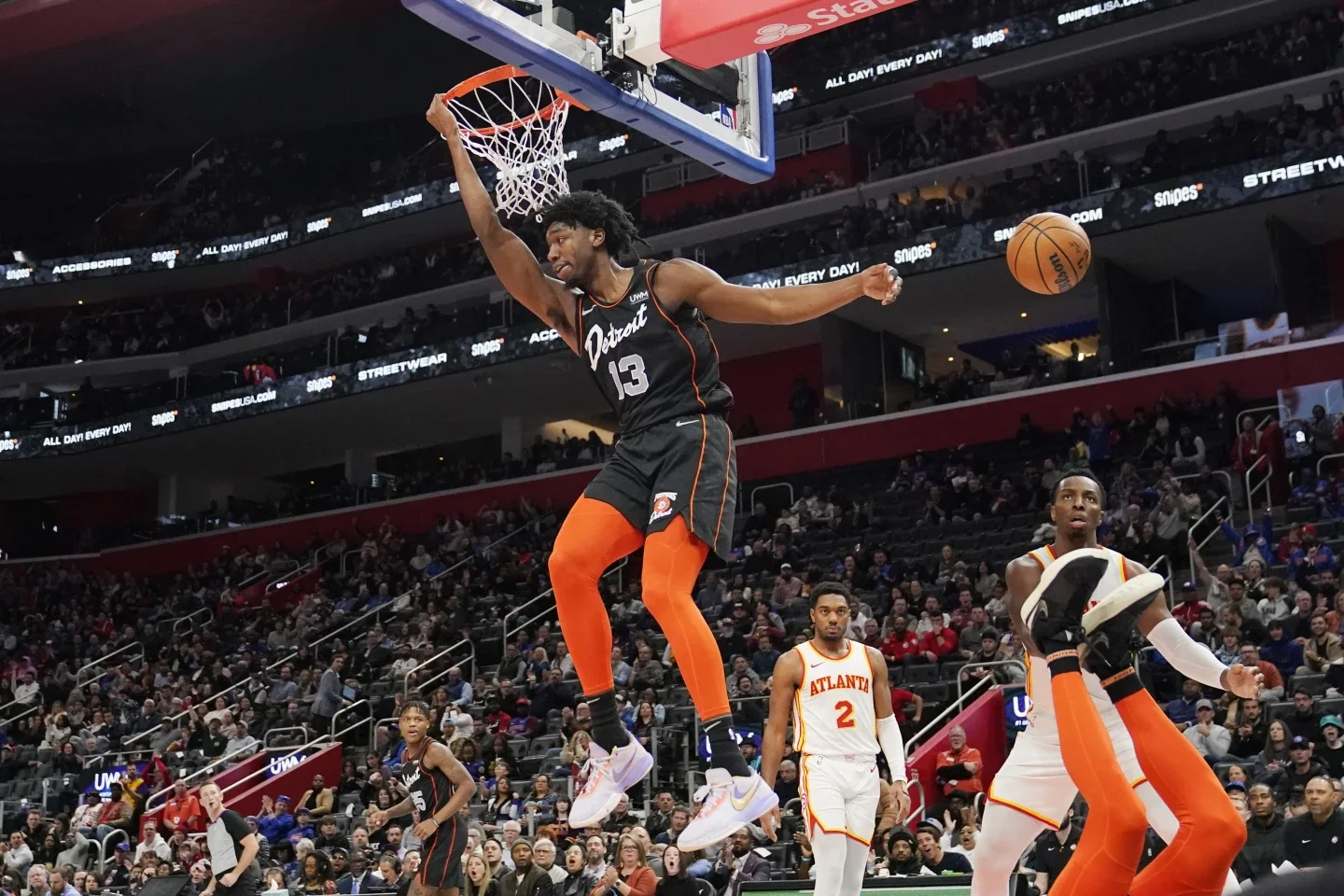 Dejounte Murray score 32 points as Atlanta Hawks defeats struggling Detroit Pistons