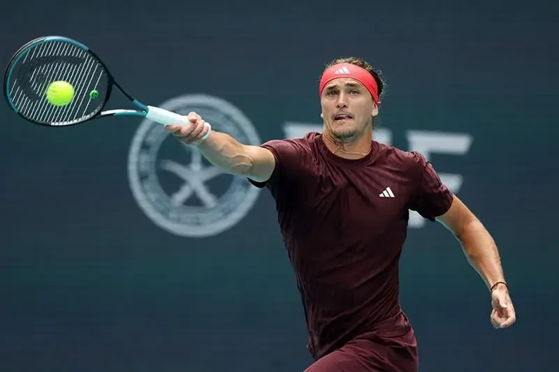 Zverev, Sabalenka power through in Miami, Gauff crashes out