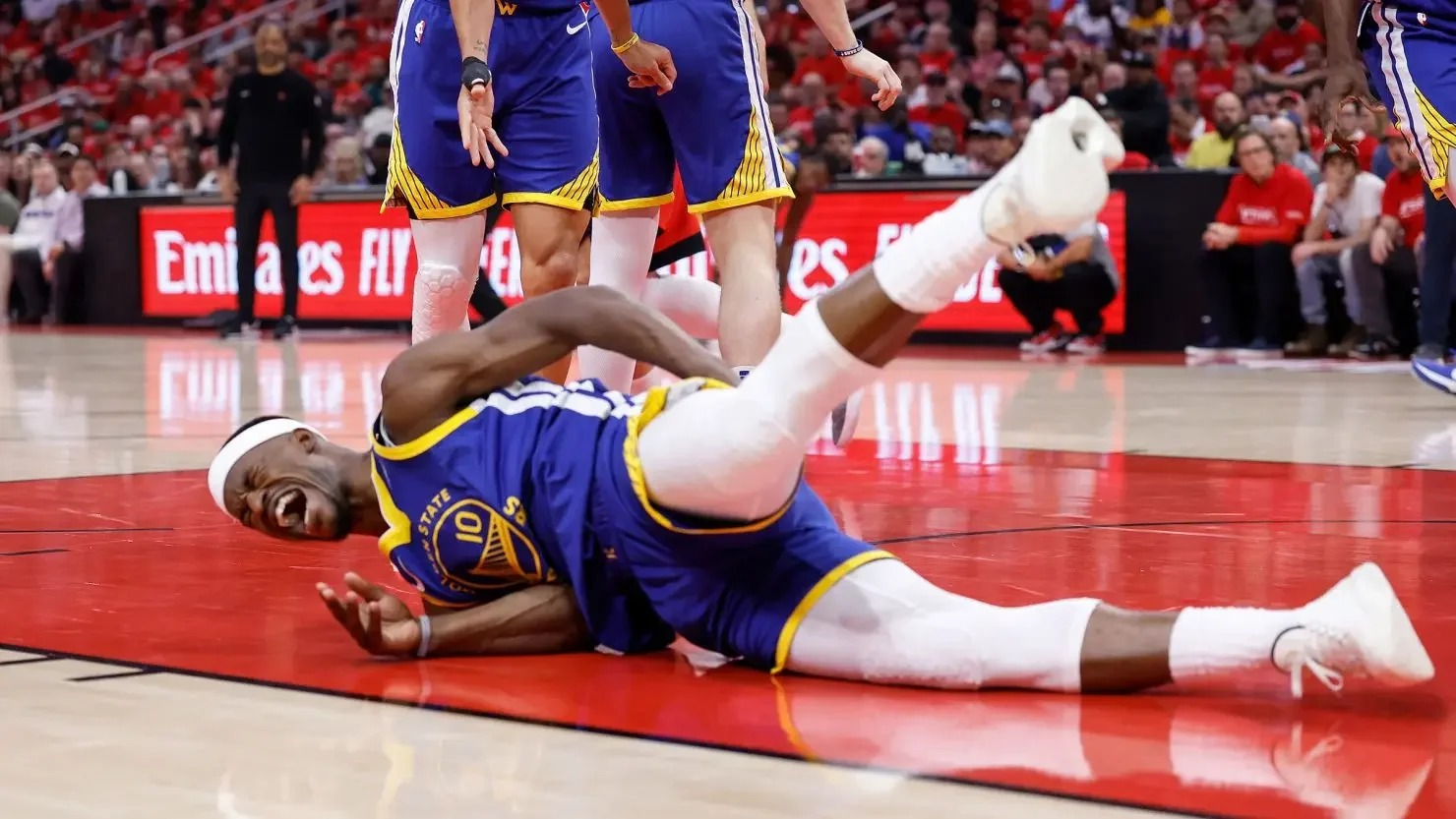 NBA roundup: Celtics, Cavs take control, Butler injured in Rockets' win over Warriors