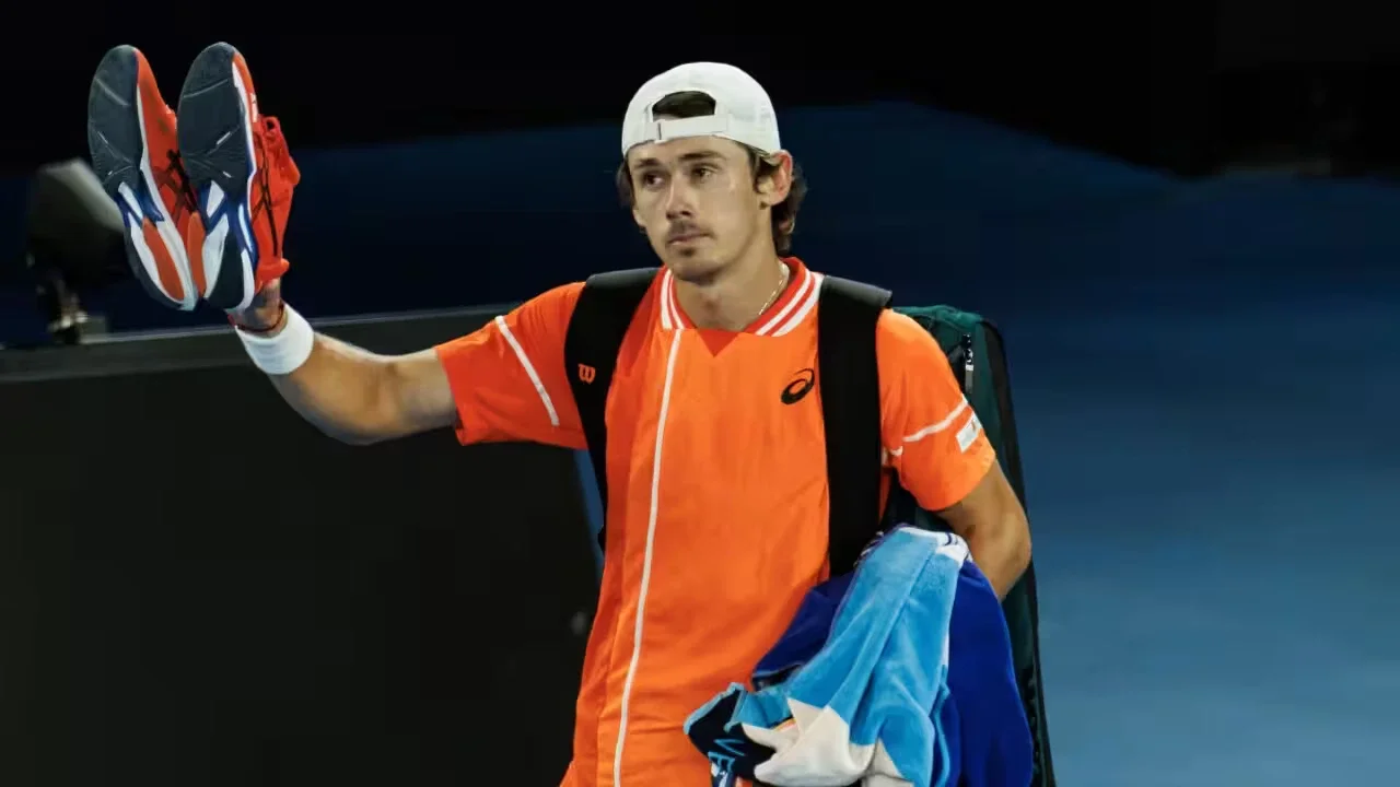 De Minaur left devastated after believing he could progress in Australian Open