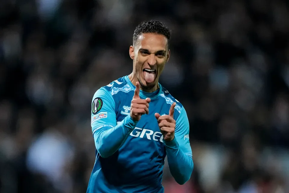 Vitoria Guimaraes 0-4 Real Betis (2-6 agg): Antony stars as Betis thrash Vitoria to keep dream alive