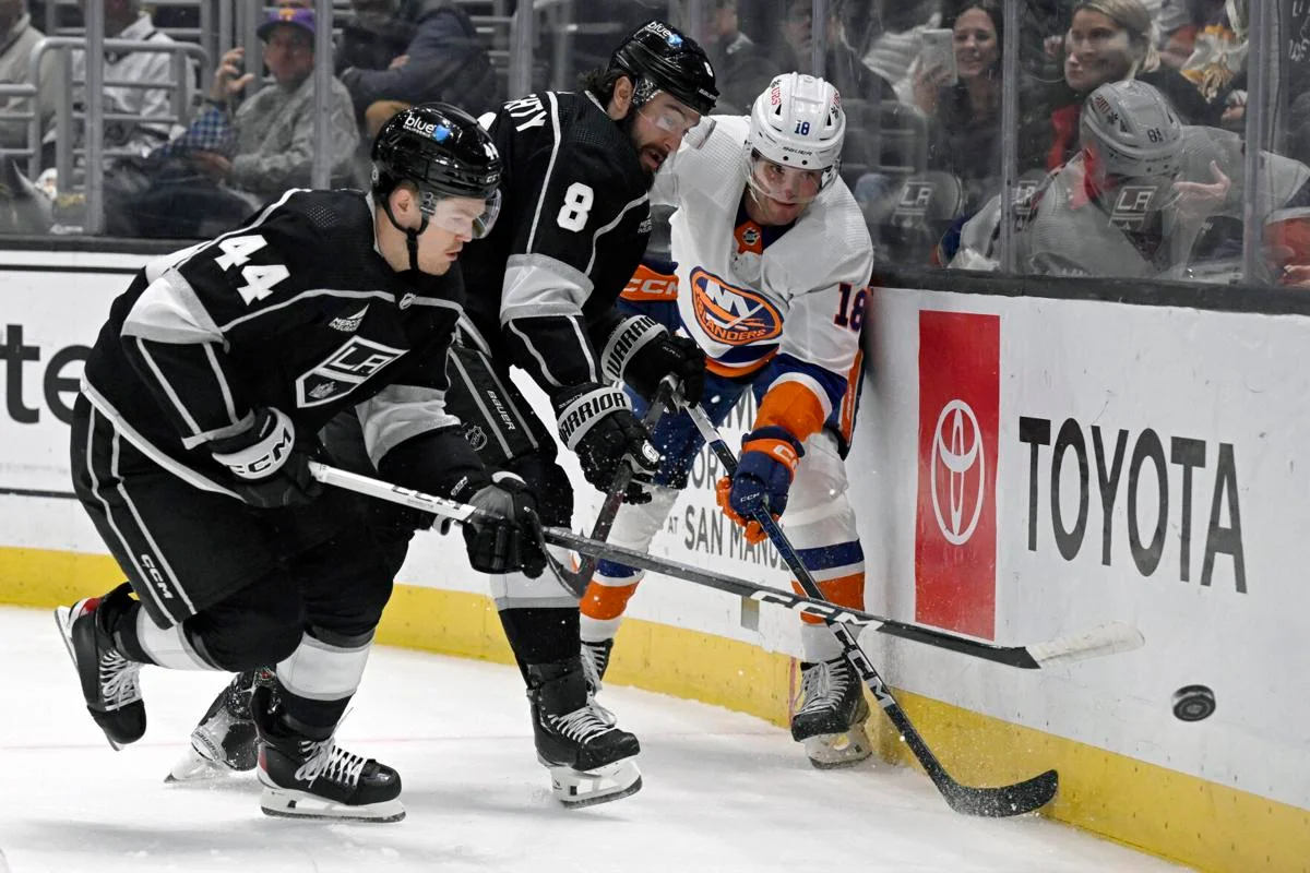 NHL roundup: Kings' shutout brings an end to Isles' winning streak