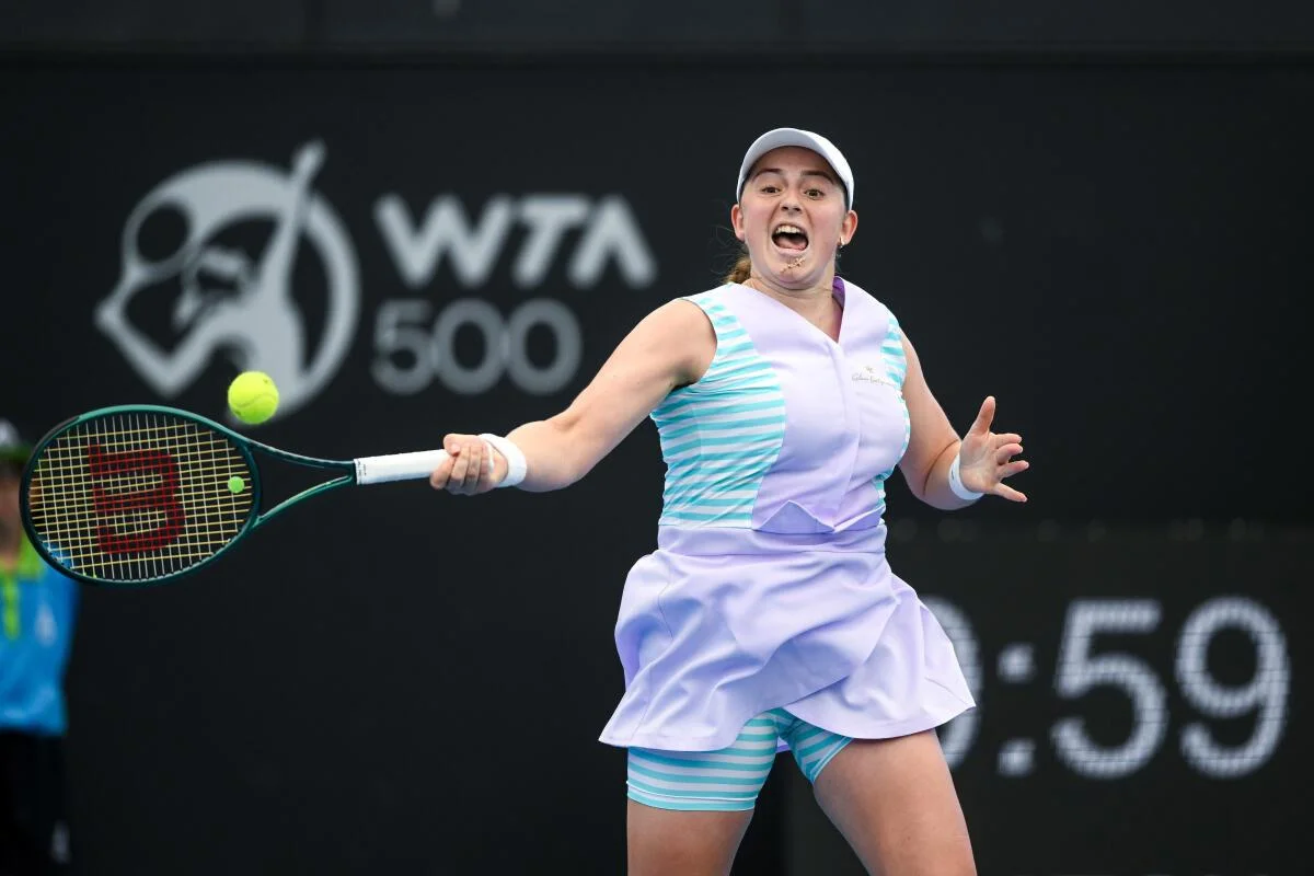 Ostapenko marches into Adelaide semi-finals, Shelton advances in Auckland