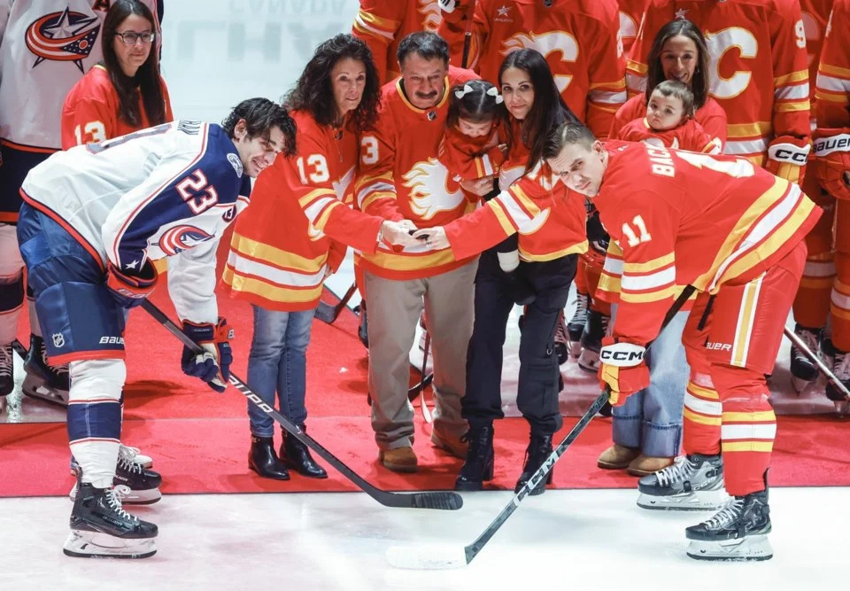 NHL roundup: Gaudreau brothers honored in Calgary, Avalanche pull off dramatic comeback