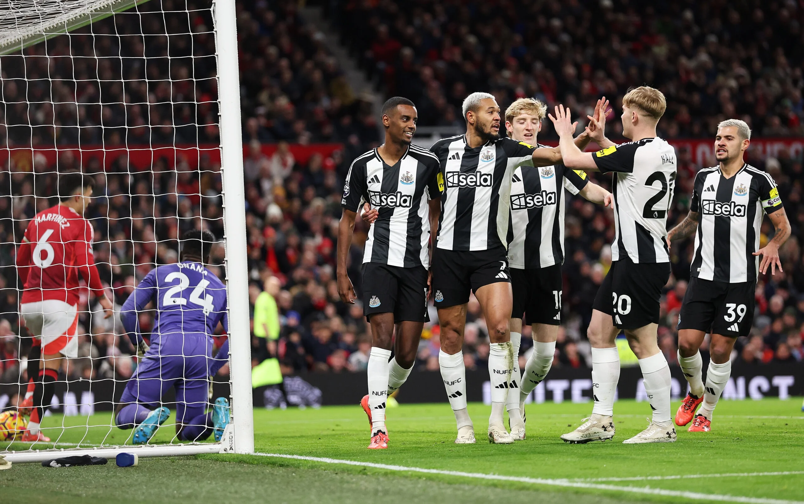 Manchester United 0-2 Newcastle United: Magpies heap further misery on struggling Red Devils with comfortable victory