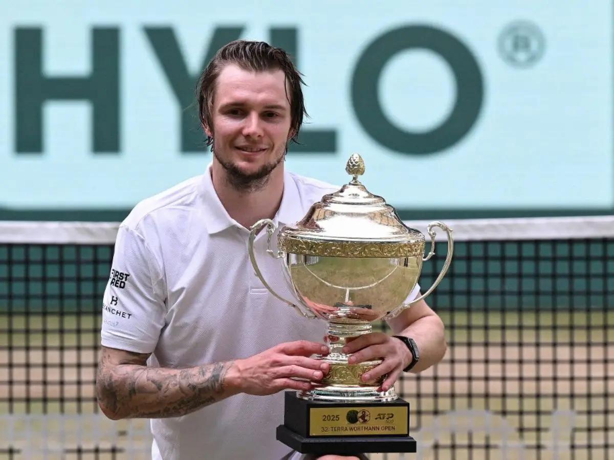 Bublik beats Medvedev to win second Halle title, Kessler tops Yastremska for third WTA crown in Nottingham