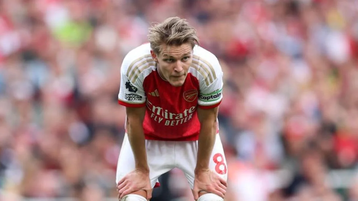 Arsenal 2-1 Everton: Gunners defeat Toffees but lose out on Premier League title