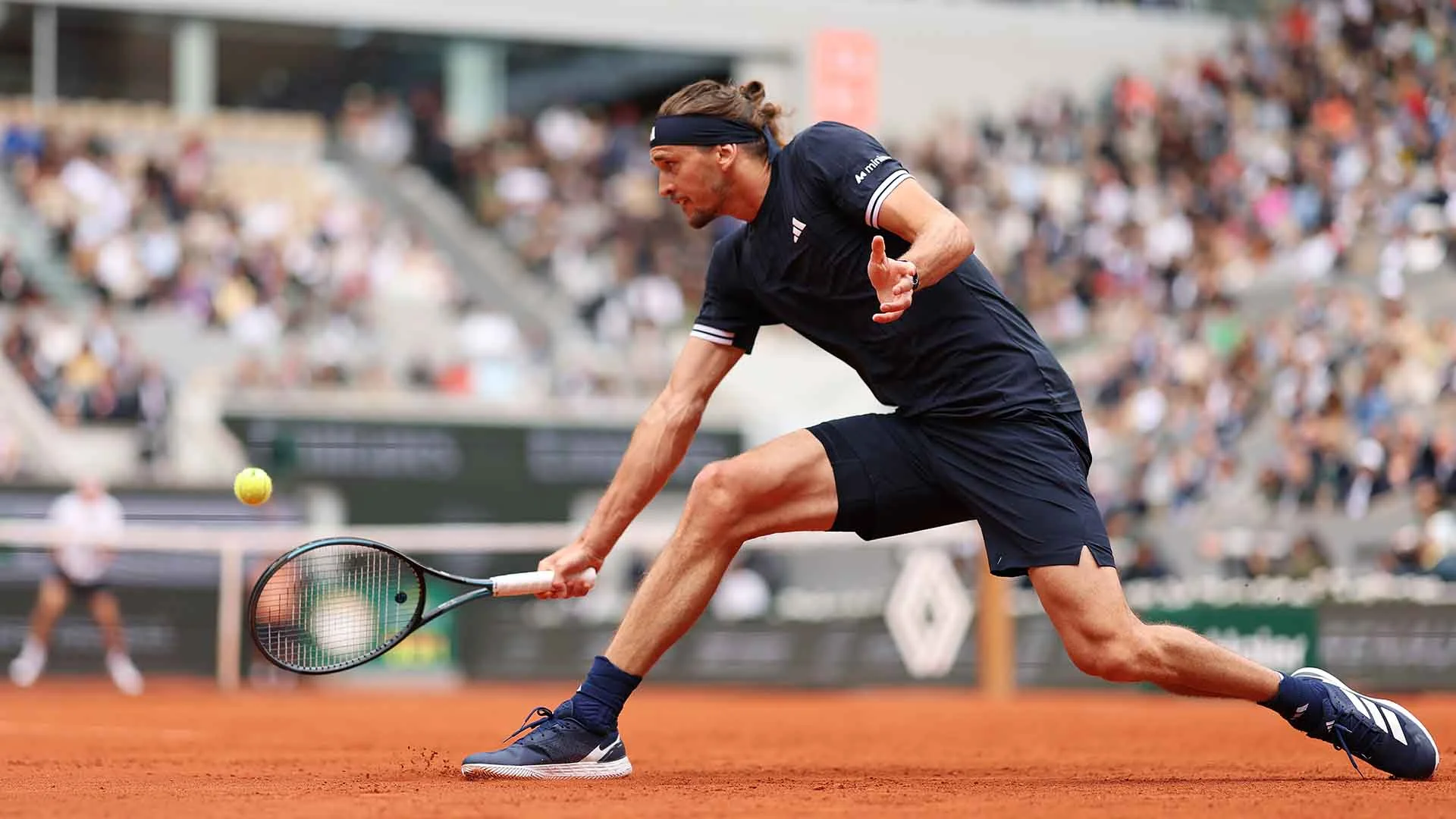 Alexander Zverev beats Jakub Mensik to reach French Open 2026 final