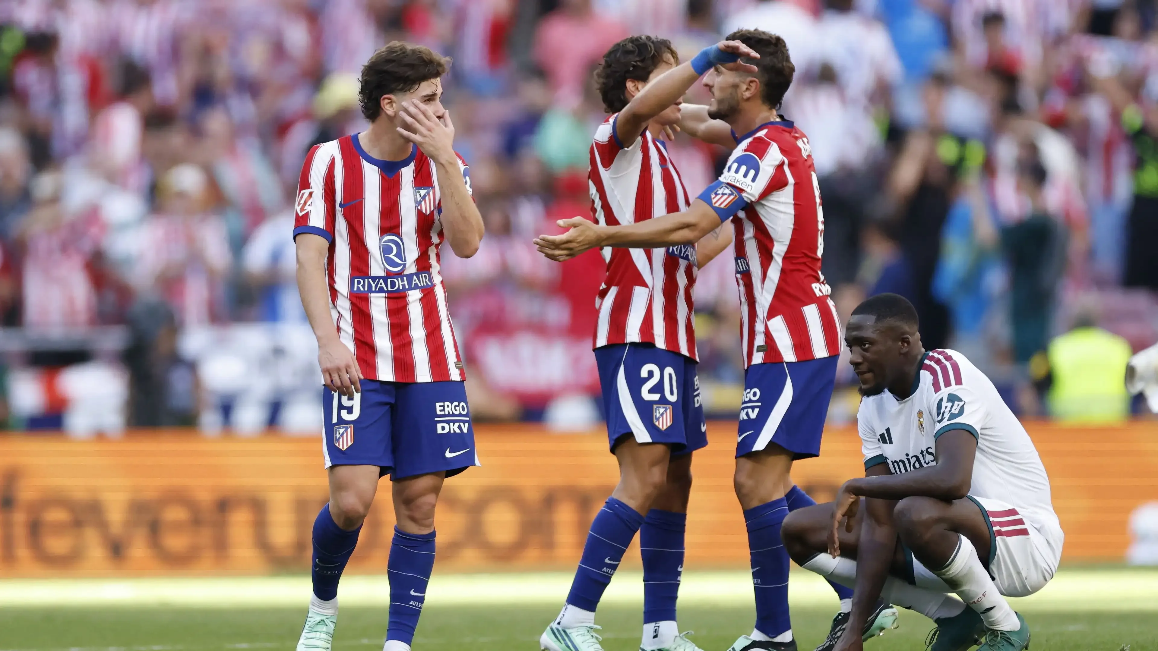 Grimaldo penalty sinks 10-man Real Madrid as Atletico win 2-1