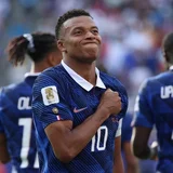 France cruise past Sweden as Mbappé fires Les Bleus into World Cup Round of 16