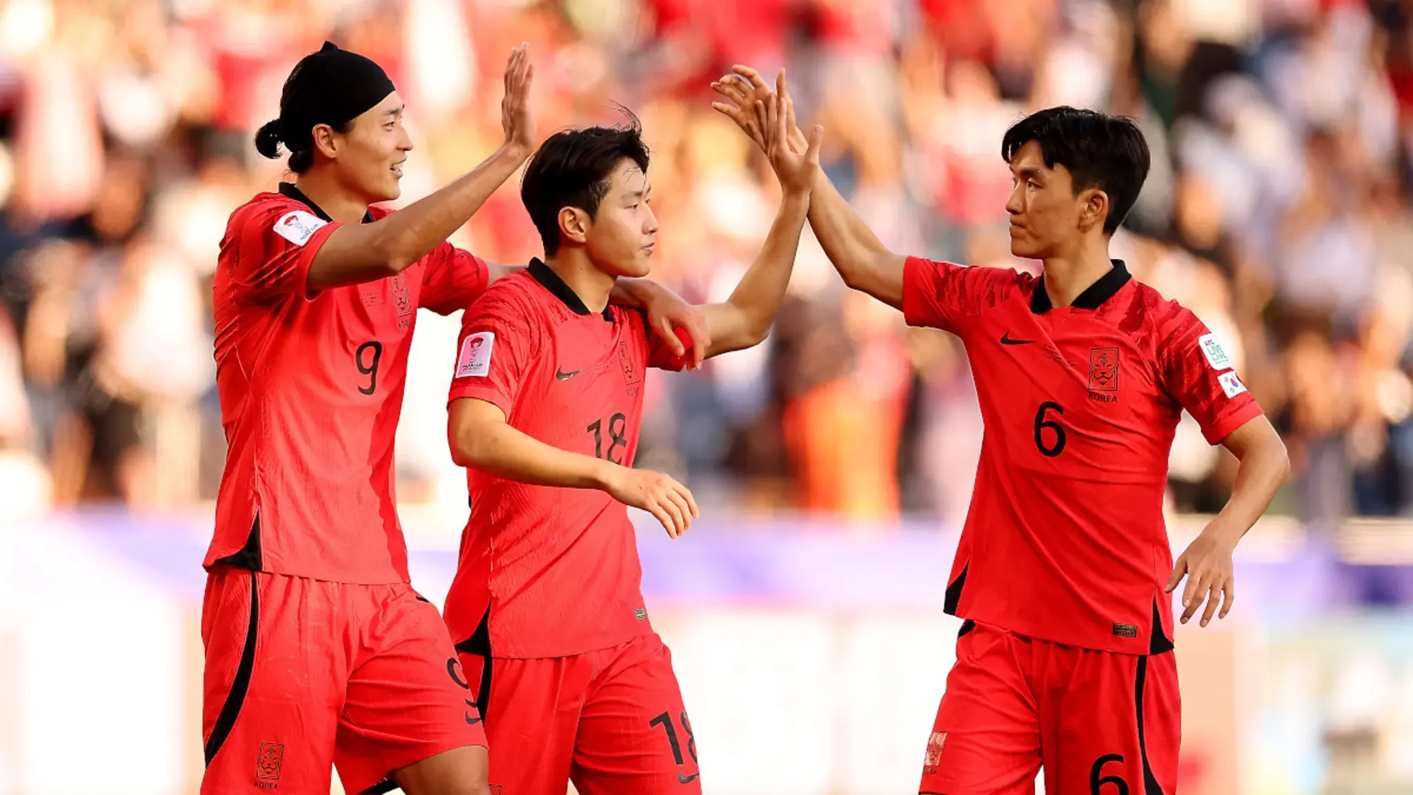 South Korea 3-1 Bahrain: Lee's double sees off Bahrain