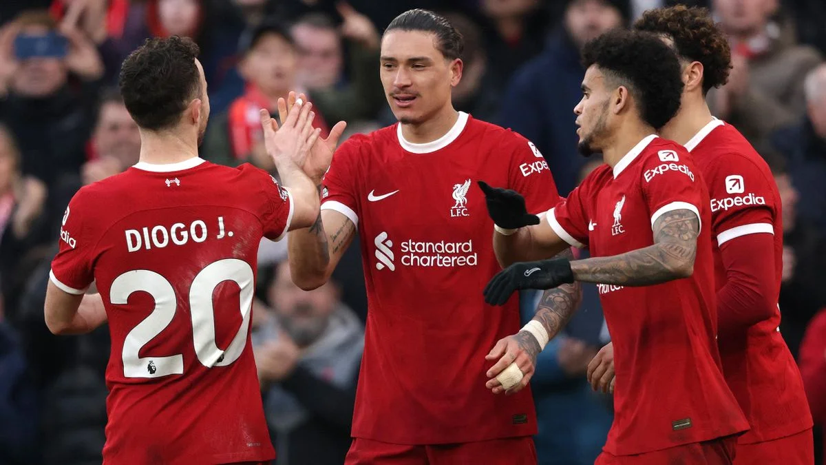 Liverpool 3-1 Burnley: Reds battle past stubborn Clarets to reclaim top spot