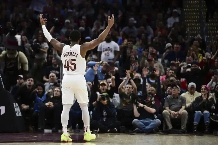 NBA roundup: Mitchell shines as Cavs reach 60 wins for third time in franchise history
