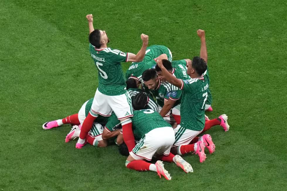 El Tri cruise past Ecuador to end 40-year World Cup wait