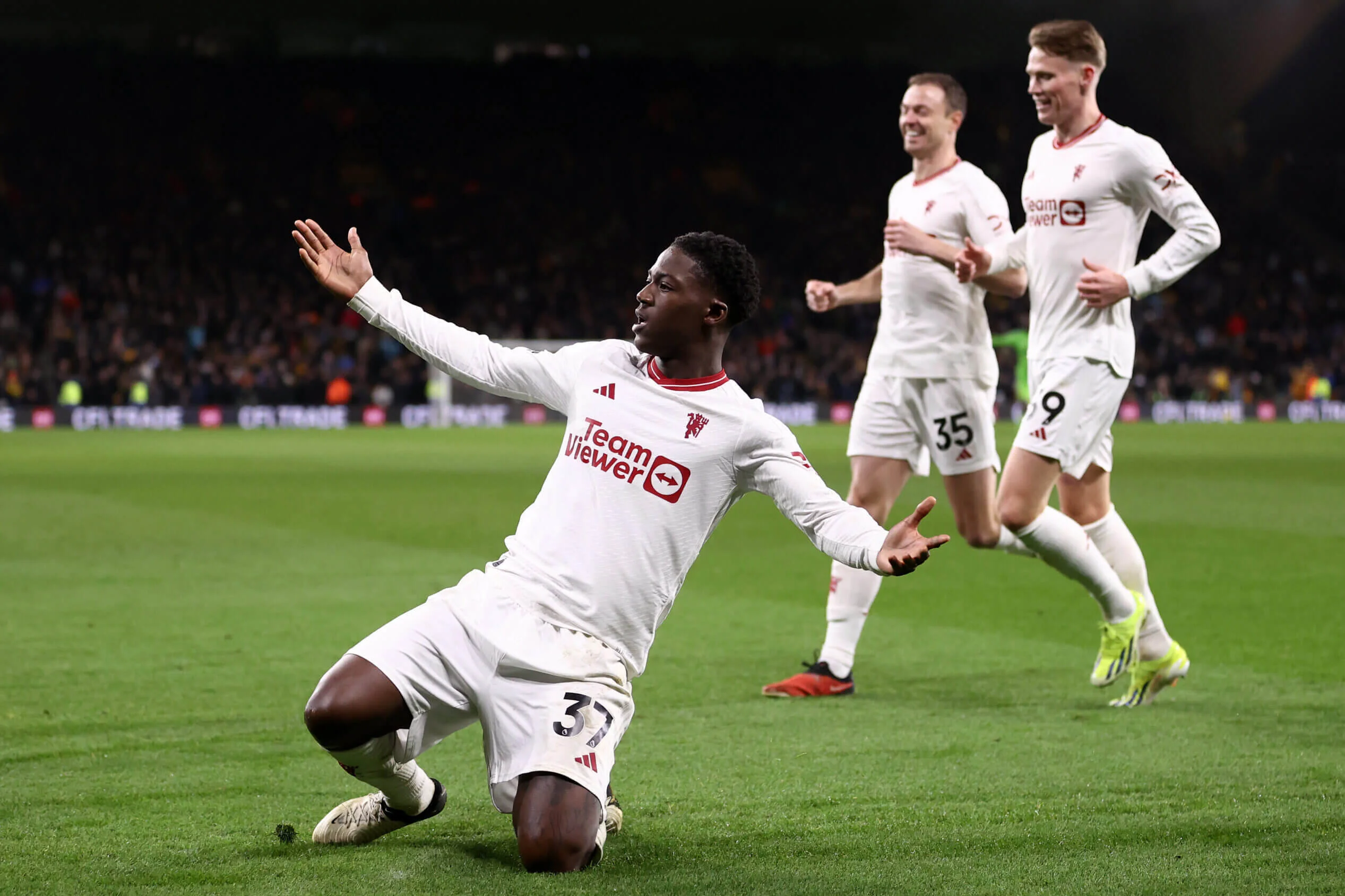 Wolves 3-4 Manchester United: Kobbie Mainoo's stoppage time strike sees Red Devils win seven-goal thriller