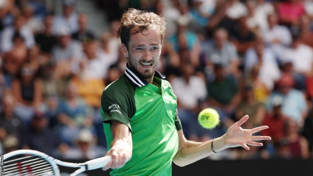 Medvedev outlasts Hurkacz to move into the final four at Australian Open