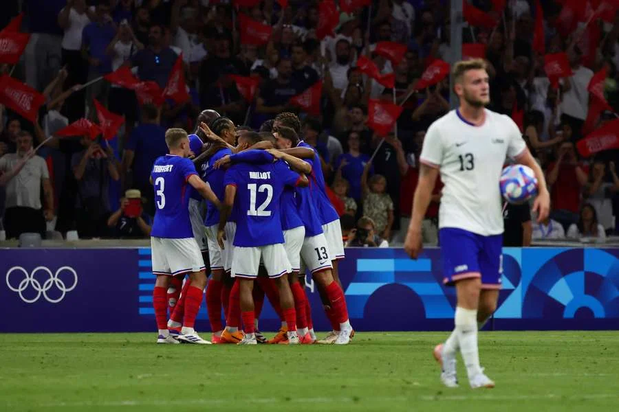 France booked their place in knockout stages after defeating Guinea