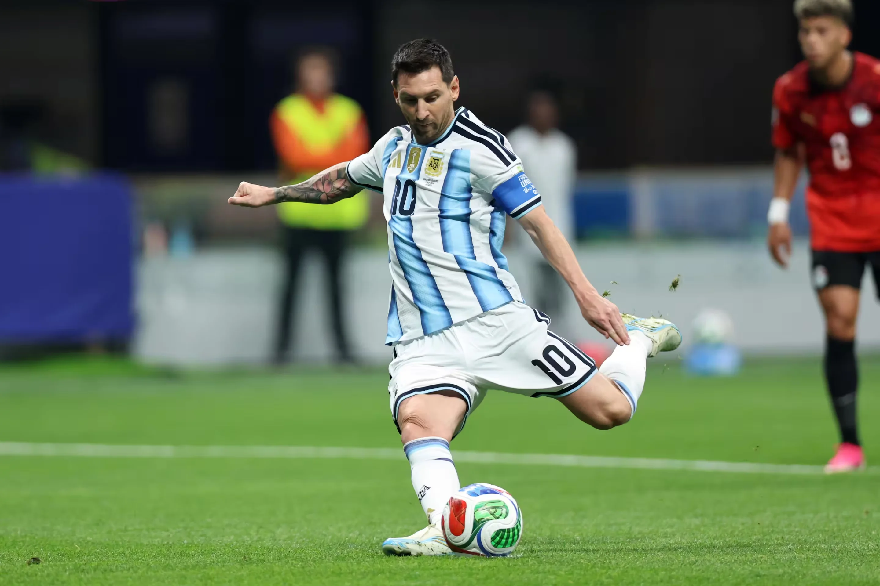 Argentina 3-2 Egypt: Late comeback seals quarter-final spot