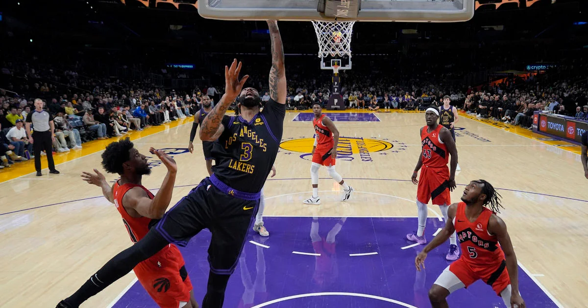 NBA roundup: Anthony Davis helps Lakers edge past the Raptors