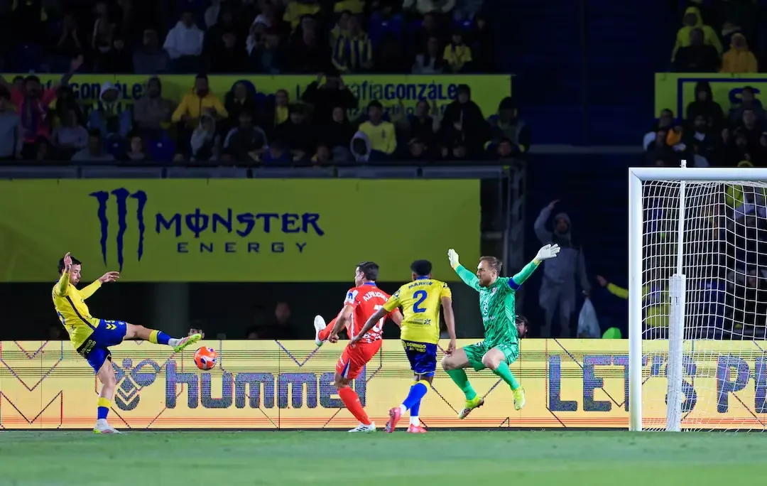 Las Palmas 1-0 Atletico Madrid: Munoz nets dramatic winner as Los Amarillos stun Atleti in LaLiga upset