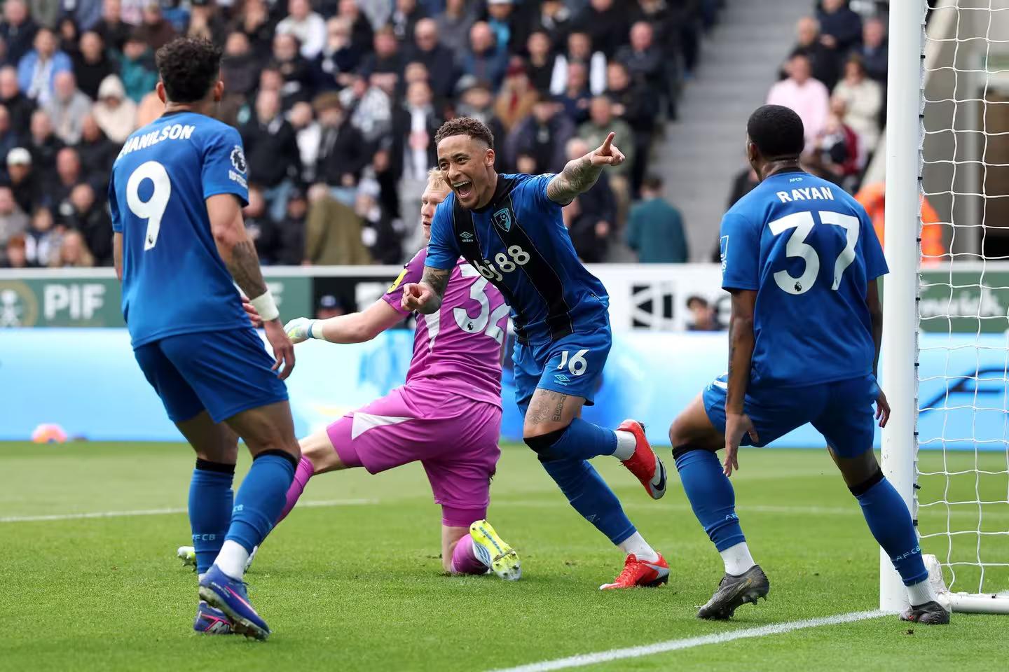 Newcastle 1-2 Bournemouth: Pressure mounts on Eddie Howe after fifth home defeat