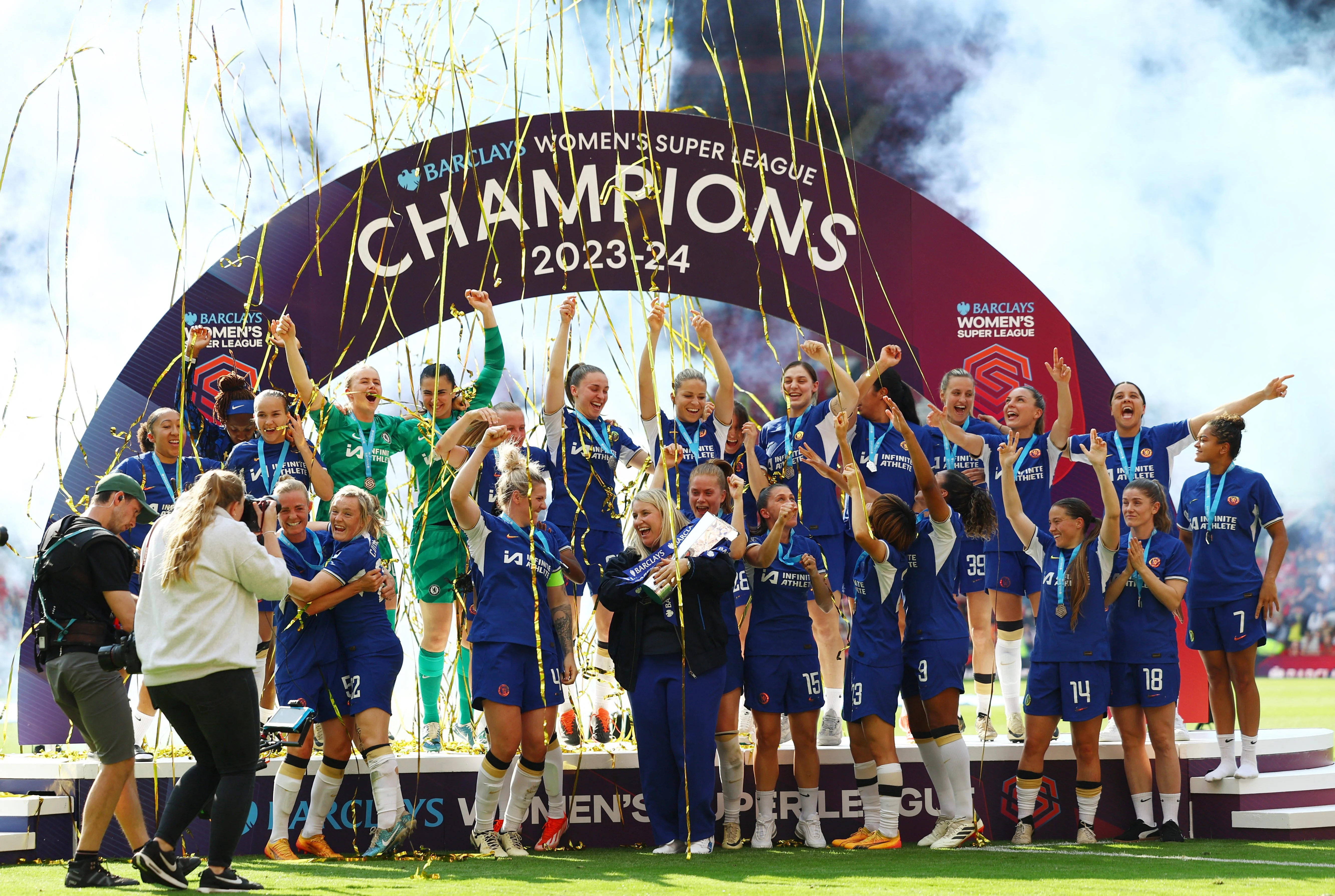 WSL: Chelsea rout Manchester United to retain title and see off Hayes in style