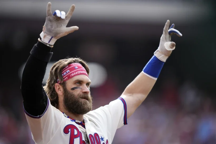 Angels Rally to Beat Phillies 10-8 After Harper's 300th Home Run