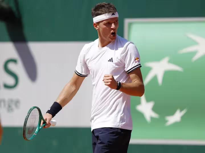 Jakub Mensik defeats Andrey Rublev to reach first Grand Slam quarter-final at Roland Garros