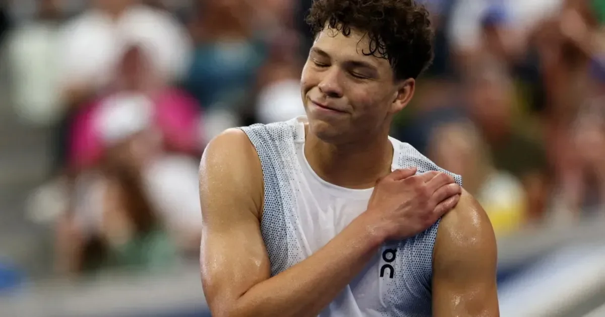 US Open heartbreak for Shelton, Djokovic makes history and Alcaraz advances
