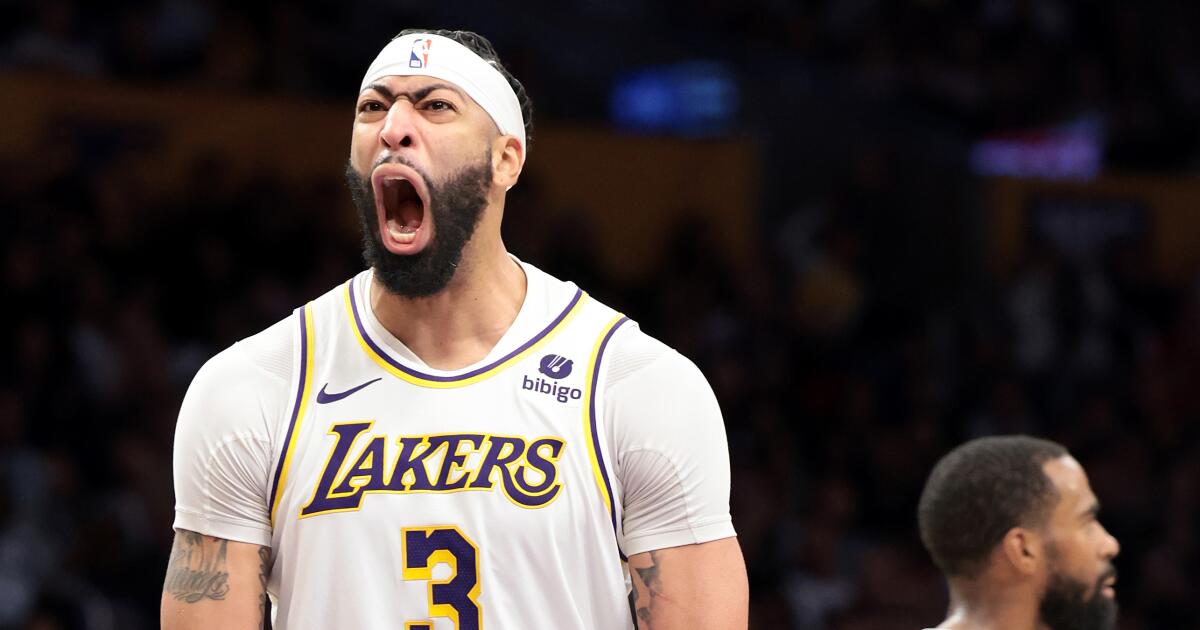 NBA roundup: Davis makes history in Lakers win over Timberwolves