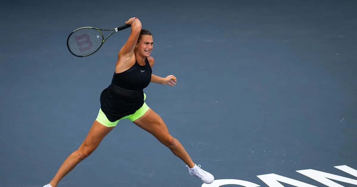 Aryna Sabalenka defeats Elena Rybakina in a rain-delayed match to advance to the WTA Finals semi-finals