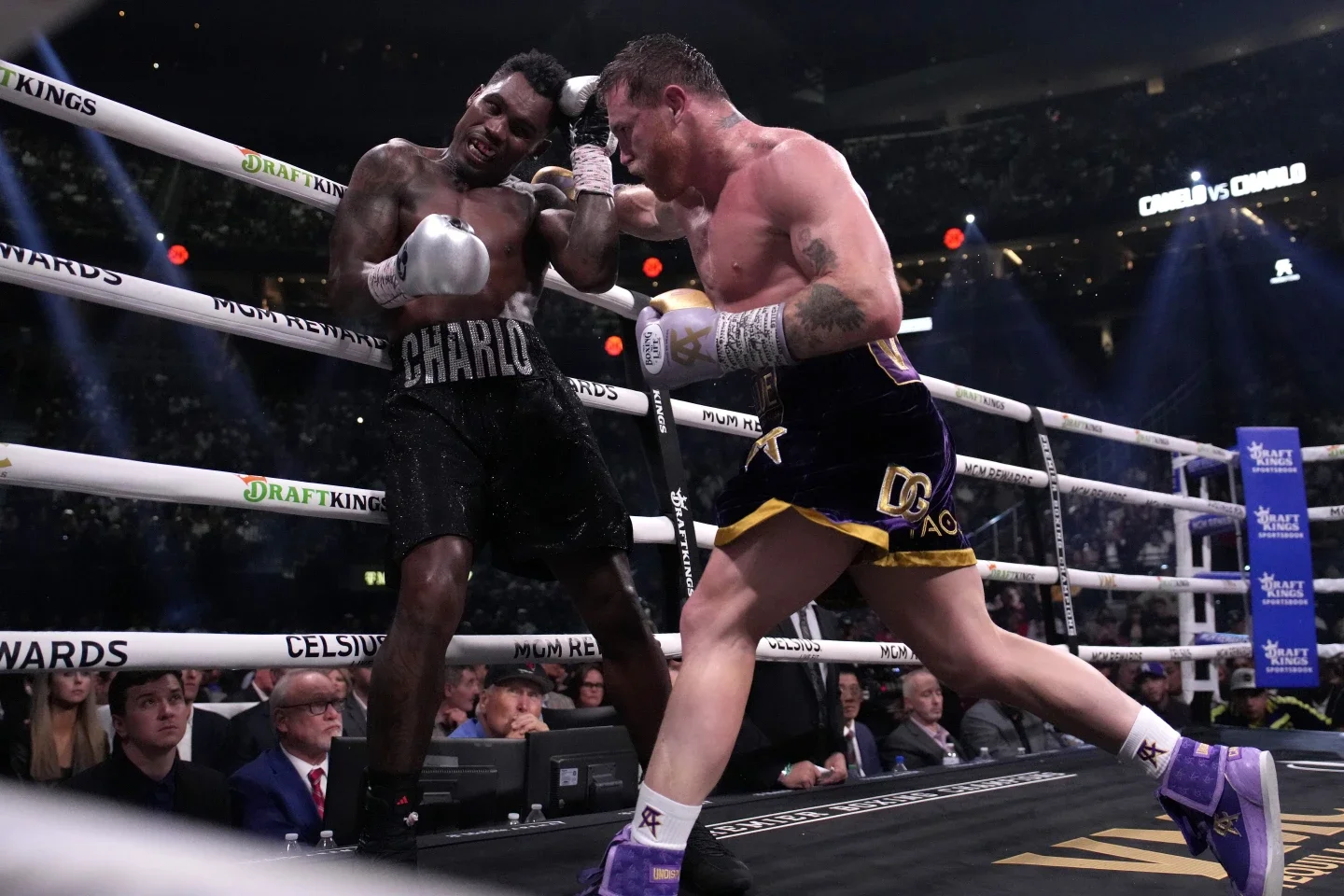 Canelo Alvarez Dominates Charlo in All-Undisputed Clash to Retain Super-Middleweight Title