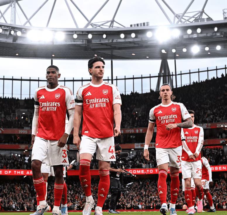 When did Arsenal last win the Premier League and how many titles have they won?