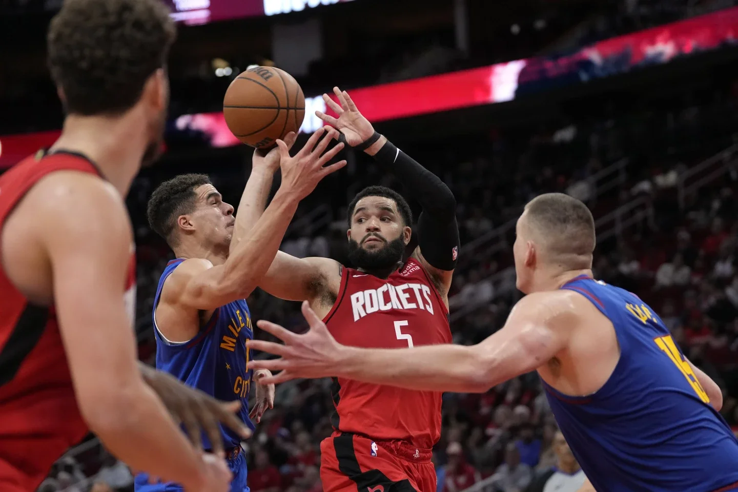 Fred VanVleet Leads Rockets to 6th Consecutive Win with 107-104 Over Nuggets