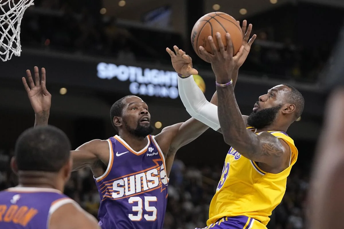 LeBron James, Kevin Durant Face Off as Suns Outshine Lakers 123-100 in Preseason Matchup