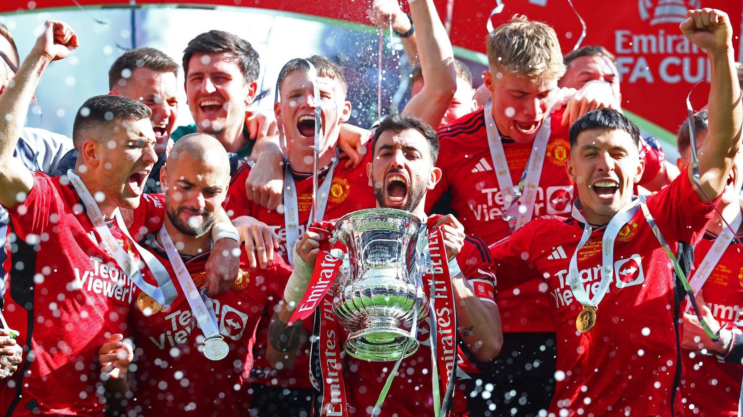 Holders Manchester United travel to Arsenal in FA Cup third round, Manchester City to host Salford City