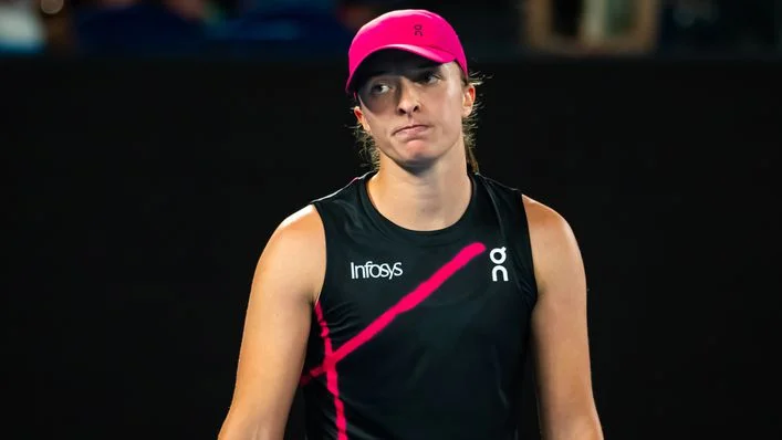 Swiatek crashes out of Australian Open; Alcaraz advances to fourth round
