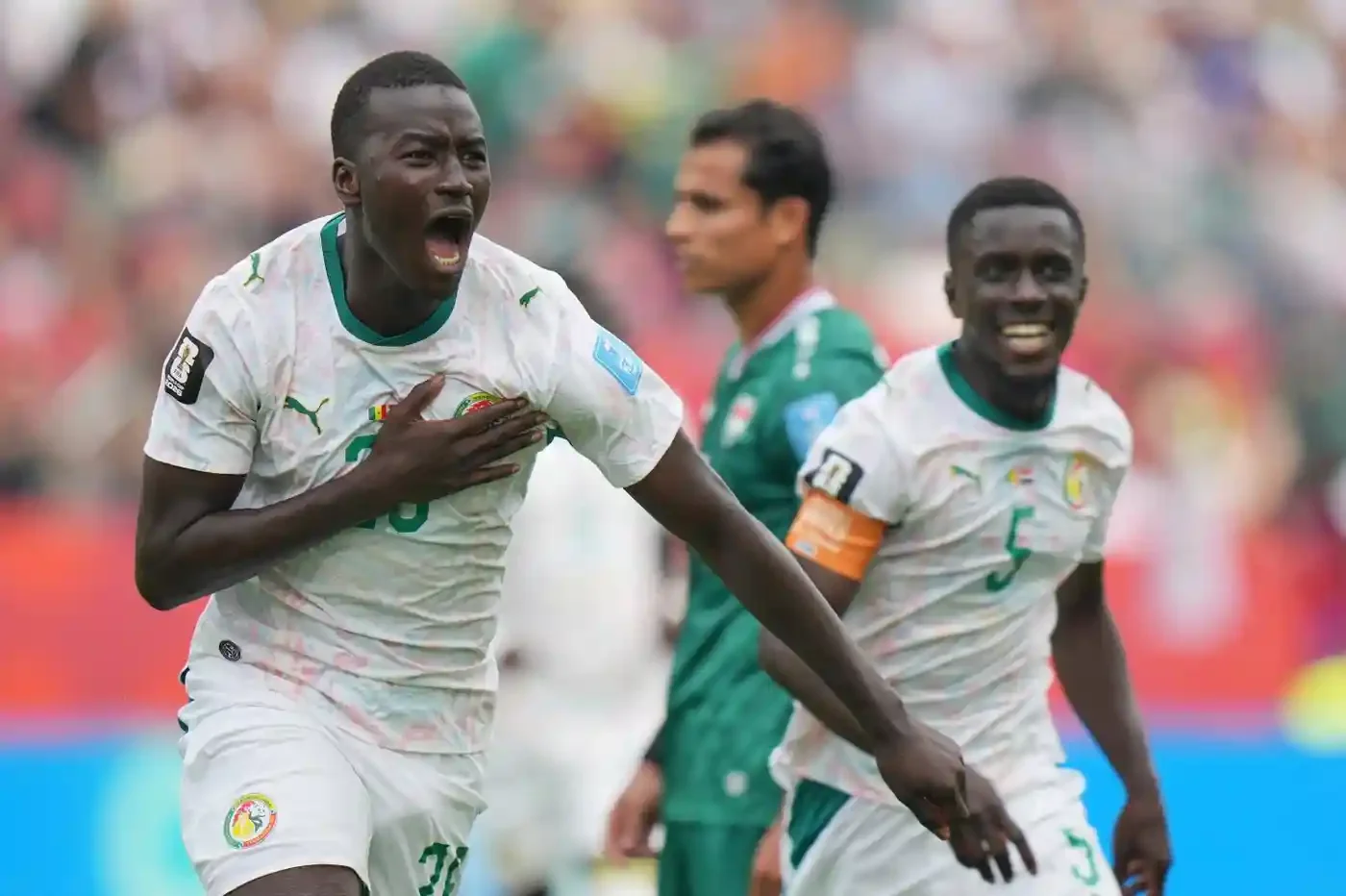 Senegal beat Iraq 5-0 to keep World Cup hopes alive