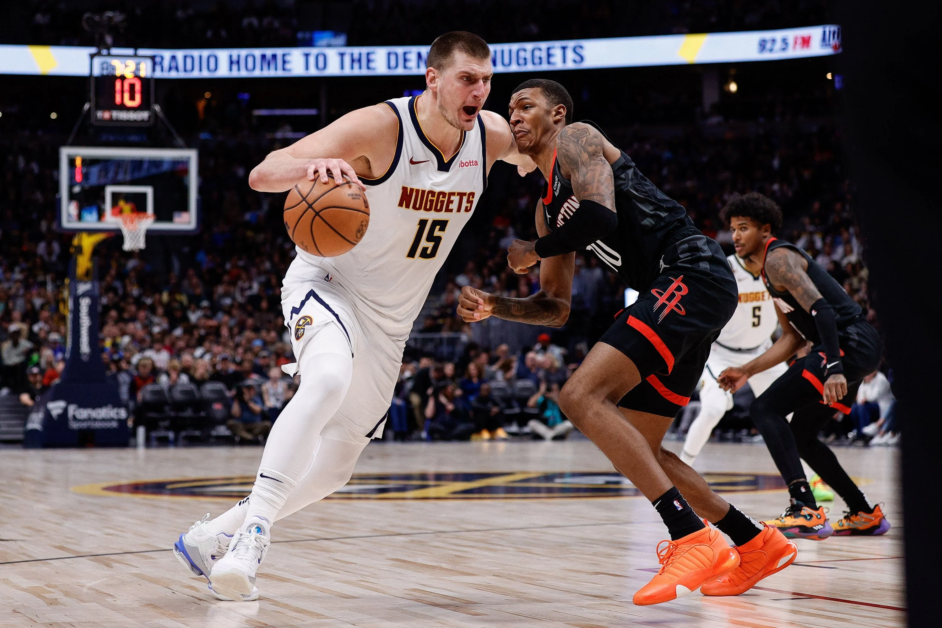 Jokic's triple-double lifts Nuggets past Rockets