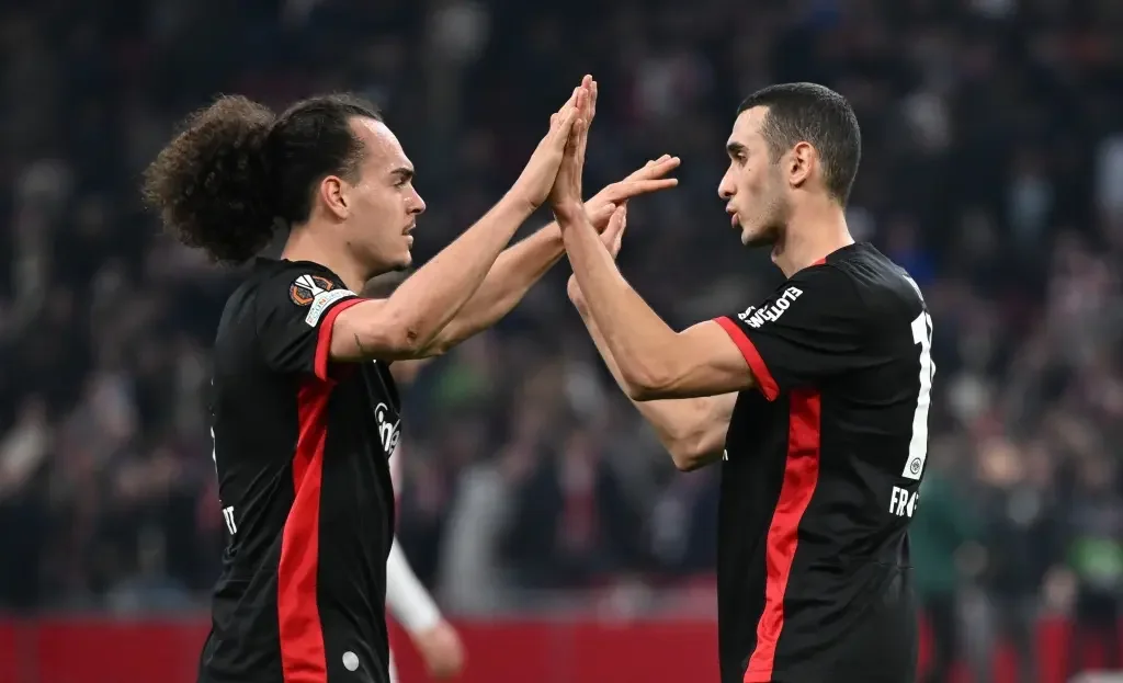 Ajax 1-2 Eintracht Frankfurt: Frankfurt come from behind to defeat hosts and take narrow lead in Round of 16 tie