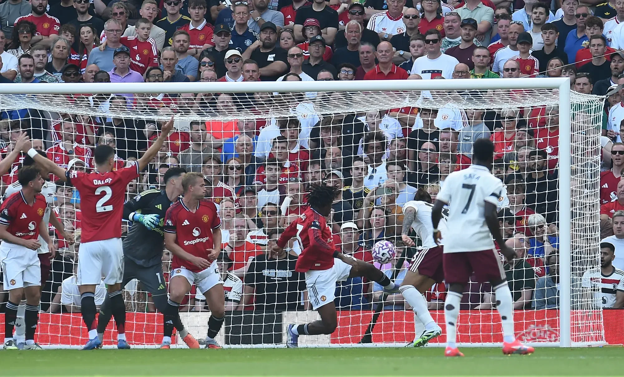 Calafiori header secures Arsenal victory over Manchester United in Premier League opener