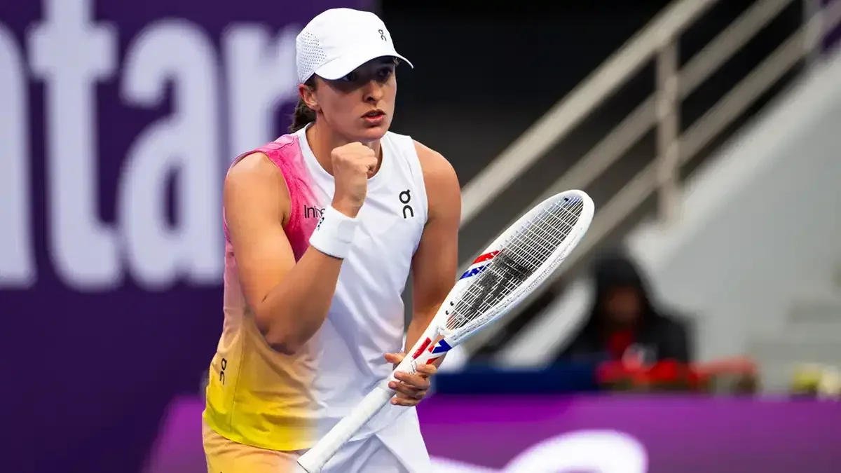 Iga Swiatek edges past Linda Noskova to set up quarter-final clash with Elena Rybakina